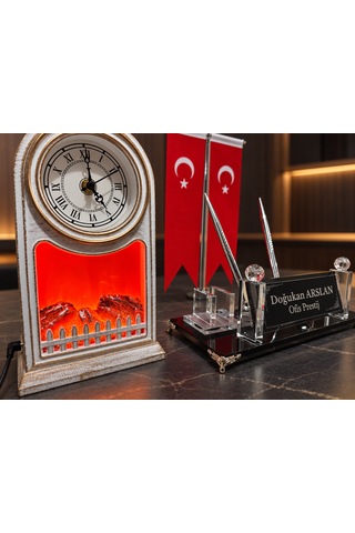 Kişiye Özel Çift Kalemli Kristal Masa İsimliği Türk Bayraklı Saatli Şömineli 3 Parça Siyah