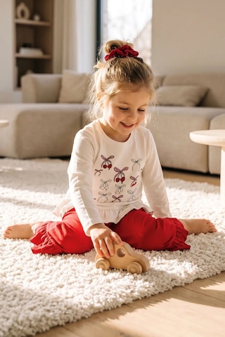 Zuzunga Kız Çocuk Cherry Fiyonk Desenli Fırfırlı Pijama Takımı Toka Hediyeli Kırmızı
