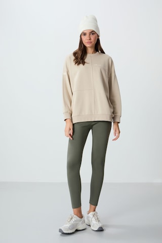 Tommy Life Bej Kompakt Pamuklu Kalın Pürüzsüz Dokulu O Yaka Oversize Fit Kadın Sweatshirt - 97288 Bej