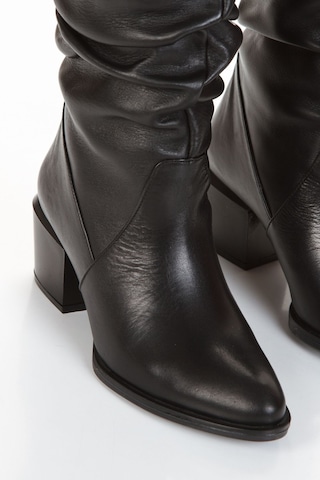 Hakiki Deri Büzgülü Körüklü Kalın Topuk Kadın Çizme Siyah