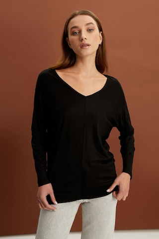 ALEXANDERGARDI V YAKA YARASA KOLLU BLUZ (B22-153100)