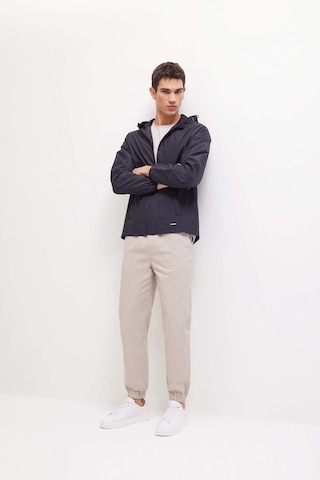 DeFacto Su İtici Slim Fit Dar Kesim Kapüşonlu Fermuarlı Mevsimlik Baharlık Mont C5821AX25SPBK27