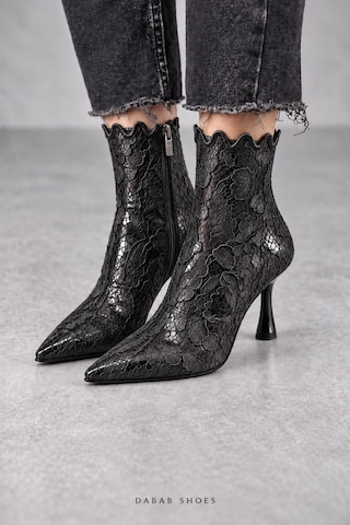 Dabab Shoes Mona Kadın Siyah Dantel İşlemeli Sivri Burun Sıcak Astarlı Fermuarlı 7 Cm İnce Topuklu Bot Bootie