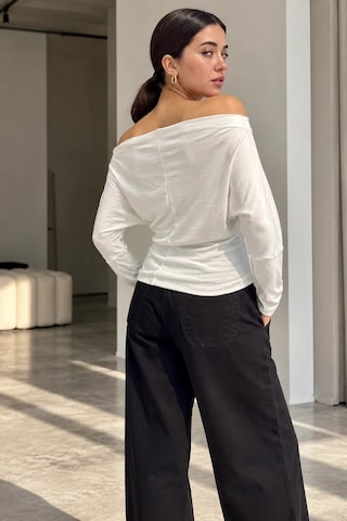 Bb Butik Basic Kadın Madonna Yaka Dökümlü Modal Uzun Kollu Bluz My3535 Beyaz