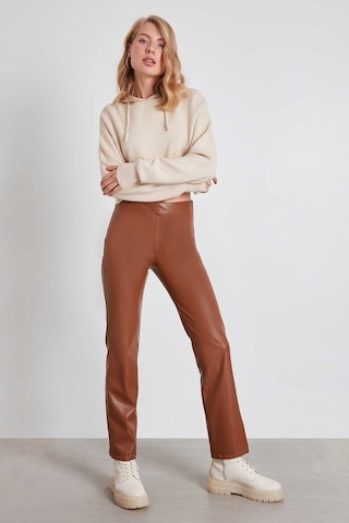 Vitrin Yüksek Bel Boru Paça Suni Deri Pantolon Taba