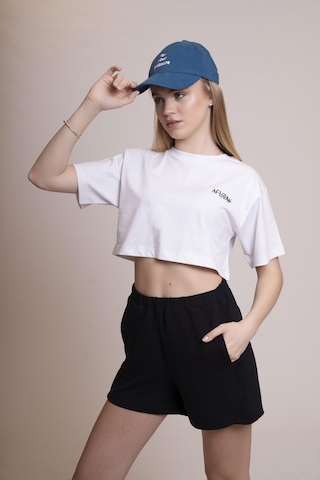 Afloow Delicate Kadın Beyaz Oversize Crop Tişört - %100 Pamuk Bisiklet Yaka, Ön Ve Sırt Baskılı, Rahat Kesim, Şık Ve Modern Tasarım Beyaz