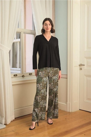 Lisinya Çiçek Yaprak Ve Etnik Desenli Uzun Kollu Pijama Takımı Siyah