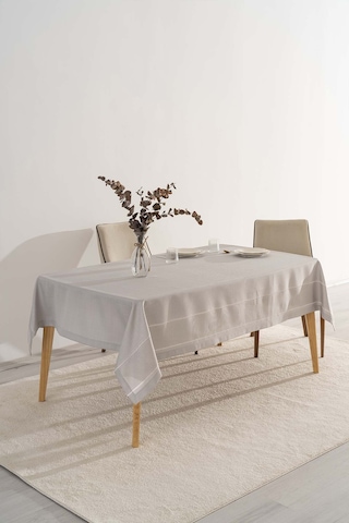 Nora Açık Gri Zarf Köşe Masa Örtüsü 150x220 Cm Gri