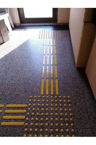 30x30 İç Mekan Uyarıcı Hissedilebilir Yüzey