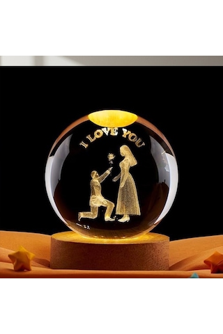 Kişiye Öze Büyük Boy Işıklı Ahşap Kaideli 3d Romantik Teklif Temalı Cam Küre 8cm