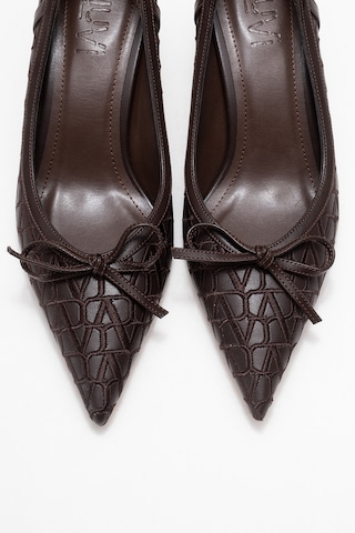 Camden Kahverengi Desenli Fiyonklu Kadın Topuklu Ayakkabı Kahverengi