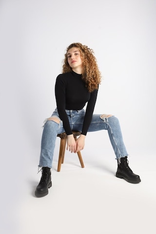Mom Kalıp Diz Ve Paça Lazerli Denim Pantolon 001