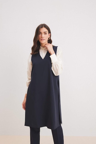 DeFacto Regular Fit V Yaka Basic Düz Uzun Cepli Süveter E1340AX25SPNV173 Lacivert