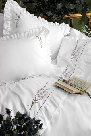 İssimo Lavanda Nakışlı 300 Tc Saten Nevresim Takımı Çift Kişilik-2125 Beyaz