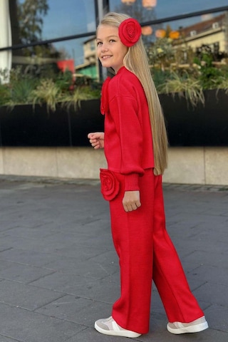 Riccotarz Kız Çocuk Balıkçı Yaka Omuzunda Gül Broşlu Kazak Bol Kesim Kırmızı Triko Alt Üst Takım Kırmızı