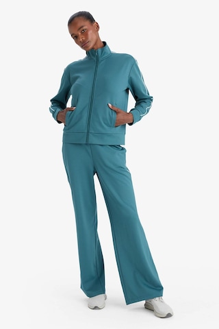 Defacto Defactofit Slim Fit Dar Kesim Dik Yaka İçi Yumuşak Tüylü Fermuarlı Hırka F3844ax25augn387 Yeşil