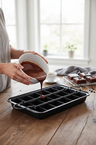 Akayev 18 Bölmeli Brownie Kalıbı Siyah-beyaz