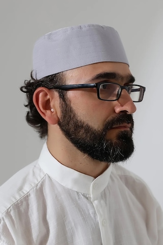 Elif Vav Nakışlı Kalıp Namaz Takkesi - Gri Gri