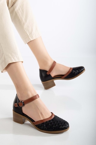 Analin Shoes Kadın Hakiki Deri Burnu Kapalı Örgülü Sandalet Siyah