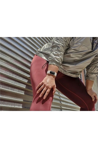 Fitbit Charge 6 Gelişmiş Fitness Takip Cihazı - Küçük Ve Büyük Kayış Boyutu