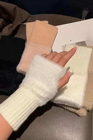 Kadın 1 Çift Kışlık Parmaksız Termal Esnek Polarlı Peluş Eldiven Beyaz
