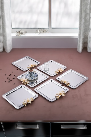 Papatya Aksesuarlı Kare Kahve Ve Çay Sunum Tepsisi 20x25 Cm