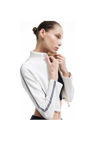 Koton Şerit Detaylı Dik Yaka Üç İplik Şardonlu Fermuarlı Crop Sweatshirt Ekru 6wal10209ık Ekru