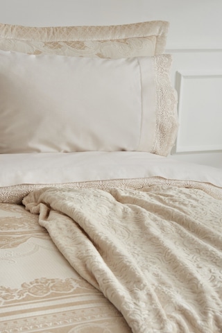 Karaca Home Valeria Queen 8 Parça Çeyiz Seti Gold 200.22.04.0247 Altın