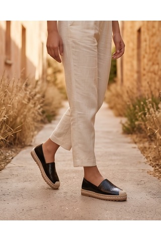 Futsishoes Lucıa Siyah Hakiki Parlak Deri Dikiş Detaylı Kadın Espadril Futsishoes Lucıa Siyah Hakiki Parlak Deri Dikiş Detaylı Kadın Espadril