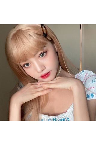 Patlamalı Şık Uzun Düz Peruklar, Kadın Cosplay Ve Giydirme İçin Zahmetsiz Yapıştırıcı Olmayan Tasarım