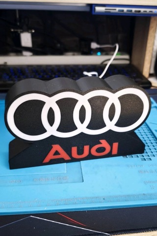 Audi Logolu Dekoratif Aydınlatma Çok Renkli