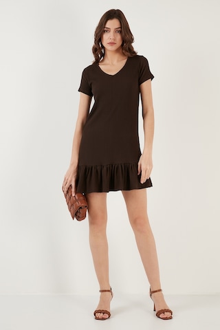 Lela Regular Fit Fırfırlı V Yaka Bürümcük Mini Bayan Elbise 5865071 Kahve