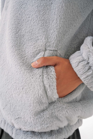 Gabria Kapüşonlu Pelüş Mont Açık Gri