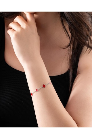 925 Ayar Rodyum Kırmızı Mineli Yonca Charm Gümüş Bileklik Rb10069