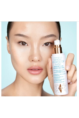Charlotte Tilbury Magic Hydrator Mist - Nemlendirici Sabitleyici Sprey 75 Ml