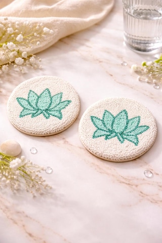 El Yapımı Punch Nakış Nilüfer Lotus Çiçekli Bardak Altlığı 2'li Set - Yoga Meditasyon Dekor Çok Renkli