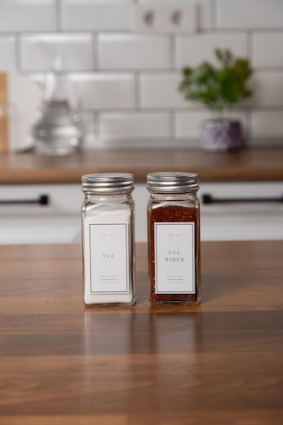 Mienda Home 2'li Cam Baharatlık Seti Kapaklı Etiketli Baharatlık Takımı Mh00slvr02 Beyaz - Şeffaf