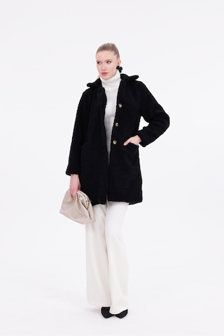 Düğmeli Cepli Kadın Peluş Kaban Siyah