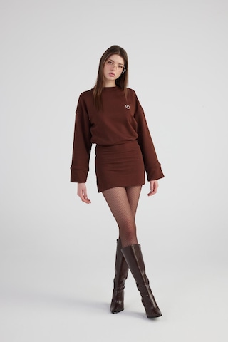 Holly Lolly Yırtmaçlı Dokuma Kumaş Mini Claire Elbise Kahve