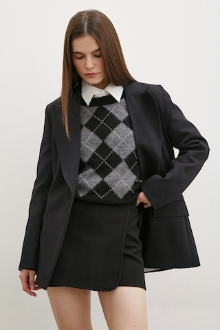 Önü Katlı Kaşe Etek Siyah Siyah