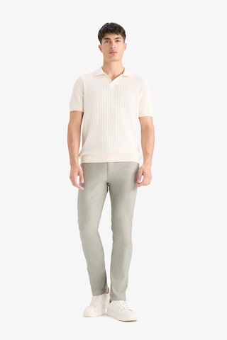 DeFacto Yazlık Chino Kanvas Dokulu Pantolon Slim Fit Dar Kesim Cepli Dar Paça T1055AZ25SPKH120