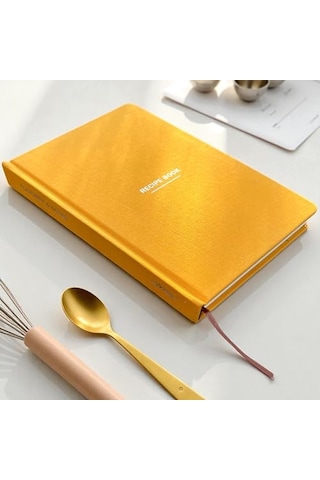 Fark Tanıtım Tarif Defteri A5 Boyutunda Sert Kapaklı 100+ Tariflik Recipe Journal, Ölçü Tablosu, Not Alanı, İndeks Ve Şef Soruları Sarı Açık Gri