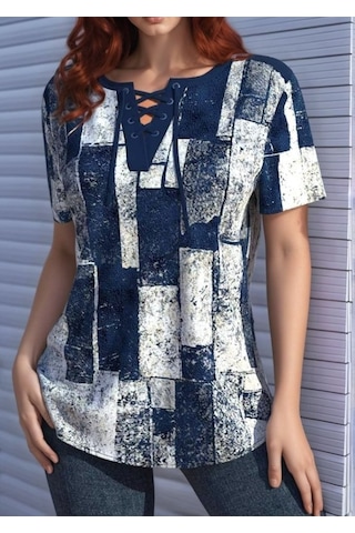 Leyla Sanat Sanata Yeni Bir Bakış Açısı Kadın Kısa Kollu Yakası Bağcıklı Kuş Gözü Detay Süprem Bluz Lacivert