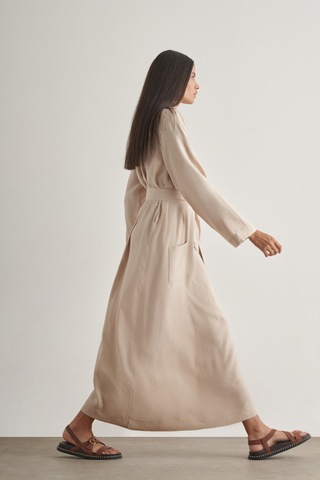 Mizalle Modal Karışımlı Kuşaklı Taş Rengi Uzun Gömlek Elbise Taş