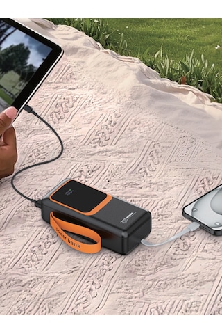 7go Gpw-08 30000mah Pd22.5w Hızlı Şarj Powerbank 4 Usb Çıkışlı, Dahili Type-c & Lightning Kablolu, Siyah