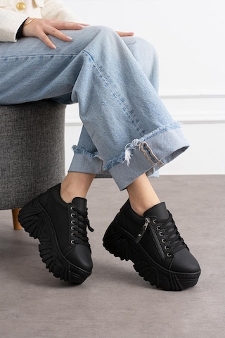Shoetek Bozhena Kadın Sneakers Bağcıklı Dolgu Tabanlı Spor Ayakkabı Siyah Deri Siyah