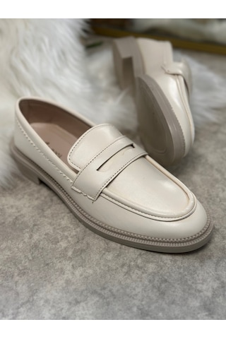 Günlük Kadın Düz Loafer Klasik Desenli Taban Zincirli Oval Burunlu Makosen Sade Şık Ayakkabı 130 Bej
