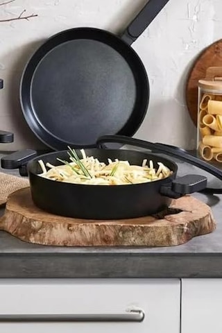 İmza Granit Ezme Basık Tencere Siyah 22cm Silikon Kenarlı Kapak Çok Renkli