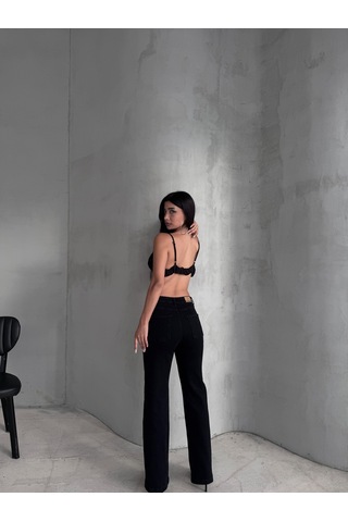 Kadın Siyah Renk Likralı Kumaş Straight Fit Denim Siyah