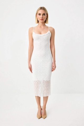 Benerly Kadın Dantel Bodycon Midi Elbise İnce Askılı Kare Yaka Astarlı Ko Beyaz